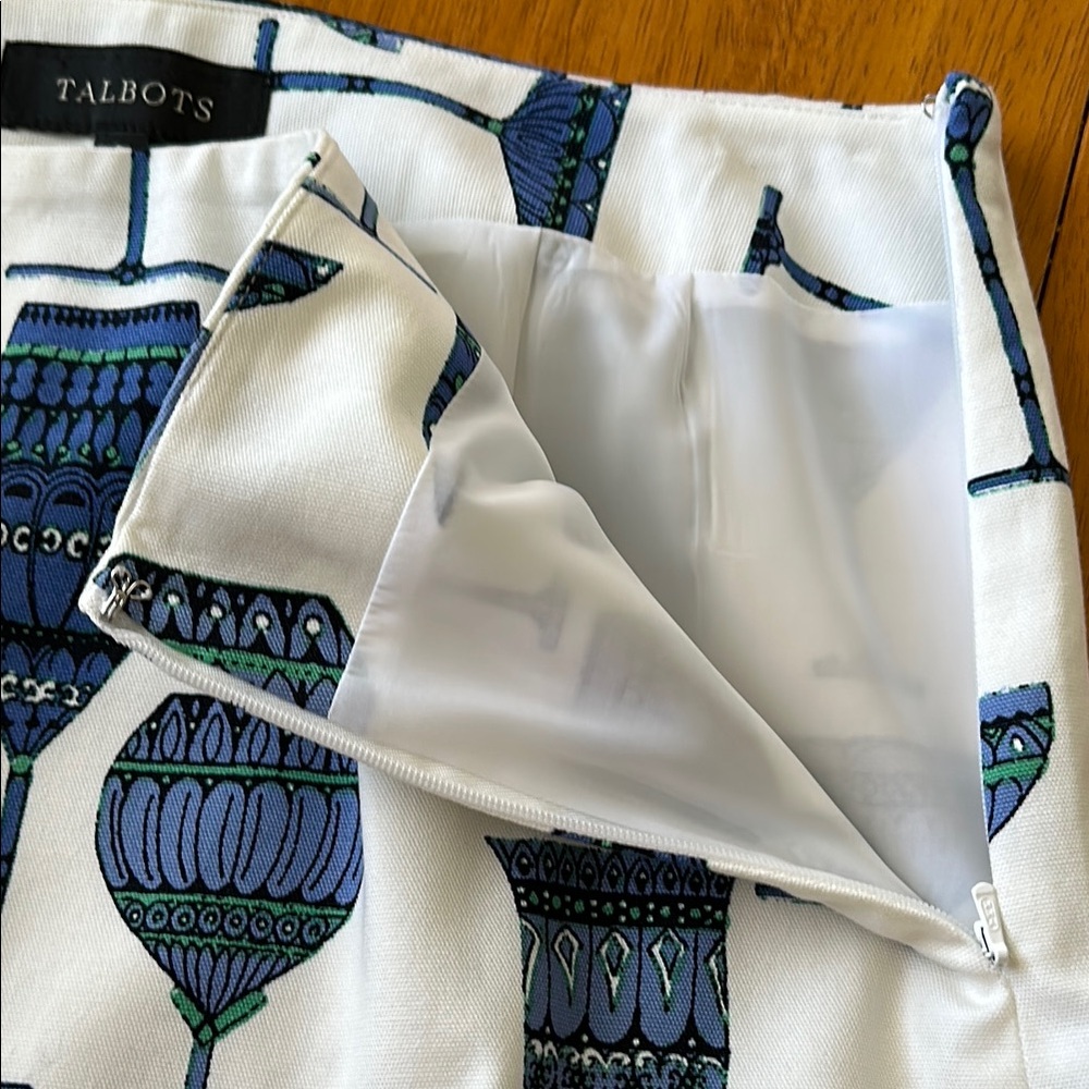 Talbots White and Blue goblet print modest Mini Skirt - Picture 5 of 7